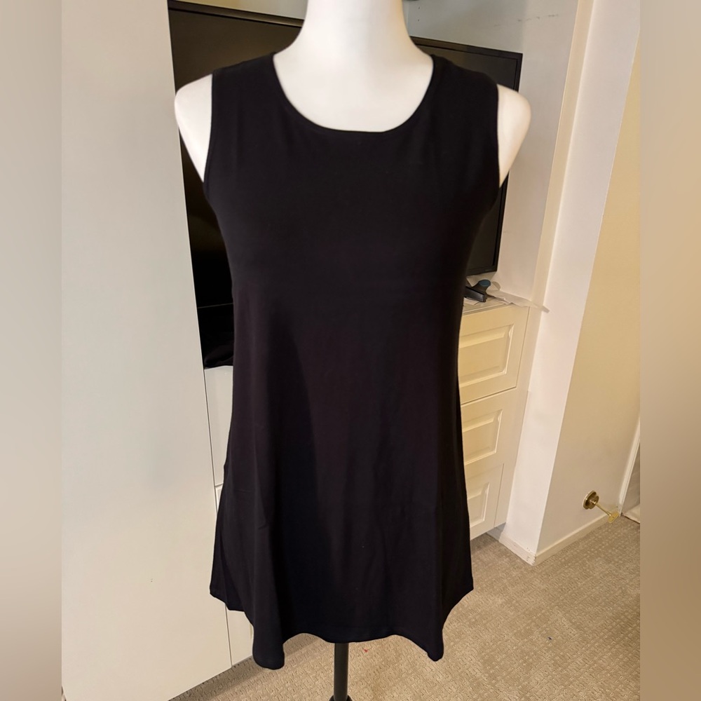 Testimony Los Angeles Black Sleeveless Tunic Top